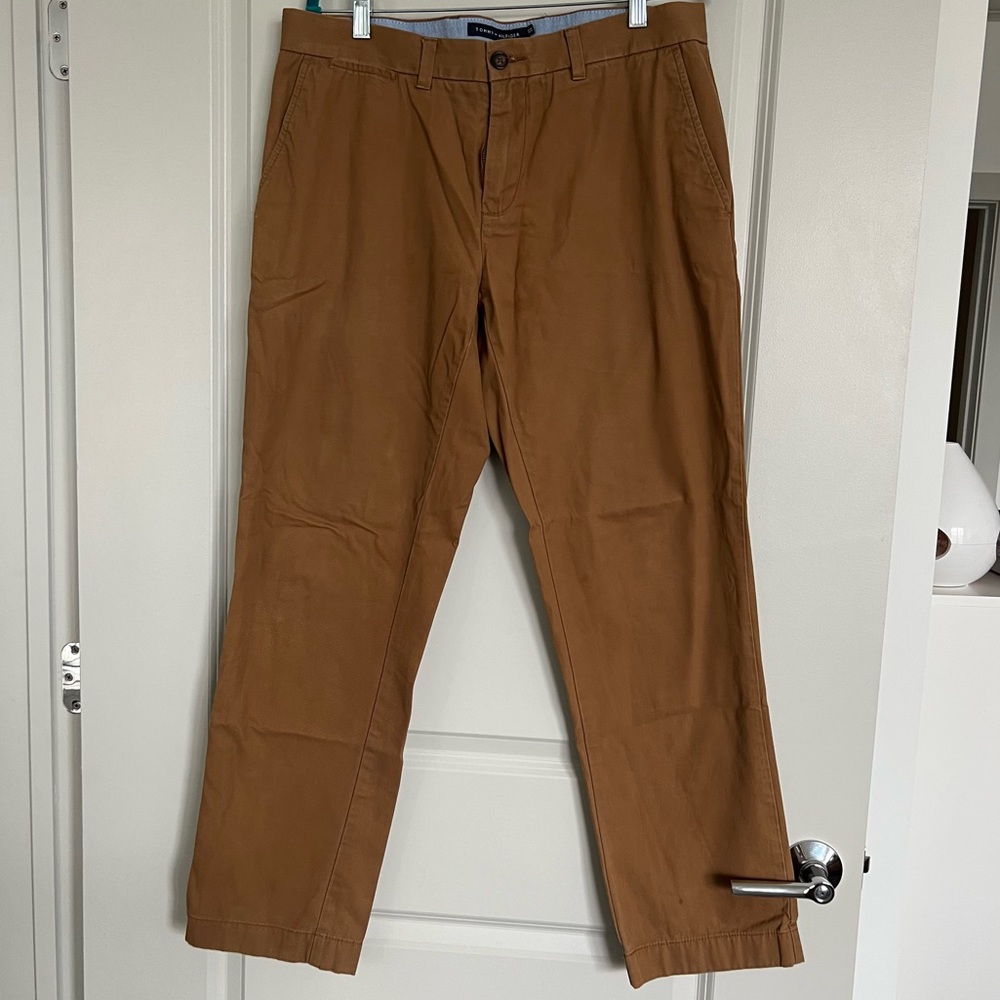Tommy Hilfigure Men’s Brown Chino Pants | Size 34